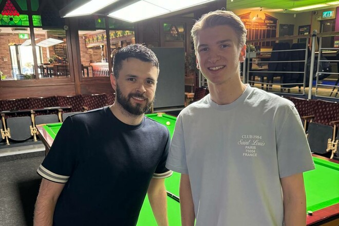 Юліан Бойко виграв товариський матч у досвідченого снукериста з Англії
