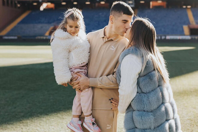 ВИДЕО. Футболист сборной Украины раскрыл пол будущего ребенка. Красиво