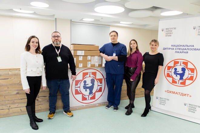 Інноваційне обладнання для хірургії: ОХМАТДИТ отримав нову систему THOMPSON