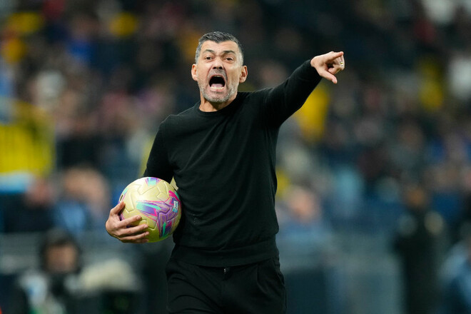 Звільнення прессекретаря. У Мілані підставили головного тренера