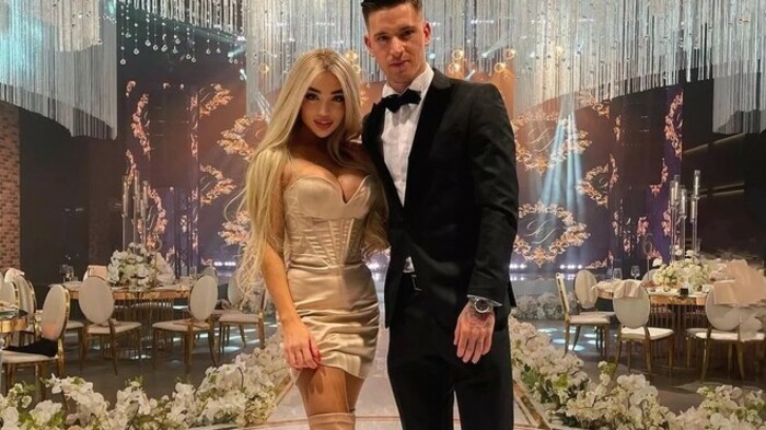 ФОТО. С обнаженной грудью. Бывшая экс-звезды Динамо дразнит подписчиков