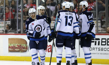 НХЛ. Шесть шайб Виннипега, победы Вашингтона и Вегаса, гол в овертайме