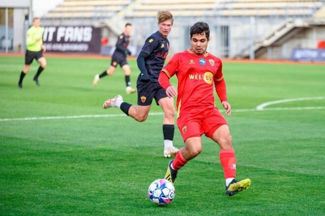 Металлург попрощался с хавбеком и взял на просмотр двух футболистов