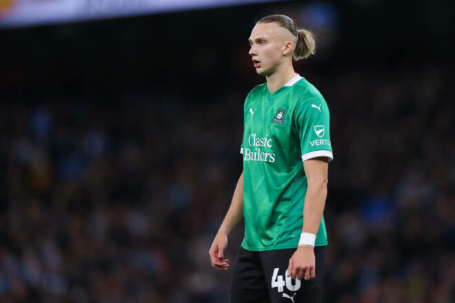 Плімут Таловєрова пропустив три голи. Команда стала останньою у таблиці