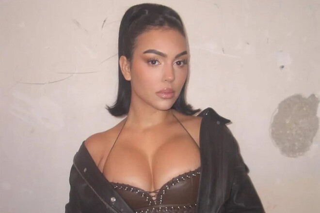 ФОТО. С ума сойти! Жена Криштиану Роналду показала огромные груди