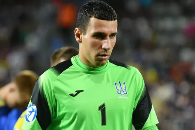 Вместо Лунина и Трубина. В лагерь сборной Украины вызовут 2 киперов из УПЛ