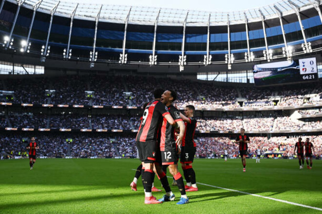 Борнмут и Тоттенхэм в огненном матче поделили очки, победа Челси