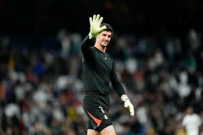 Игрок сборной Бельгии: «Почему перед Куртуа постелили красную дорожку?»