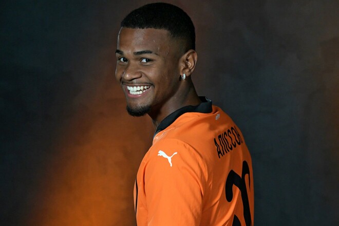 ФОТО. Новичок Шахтера Алиссон Сантана определился с игровым номером