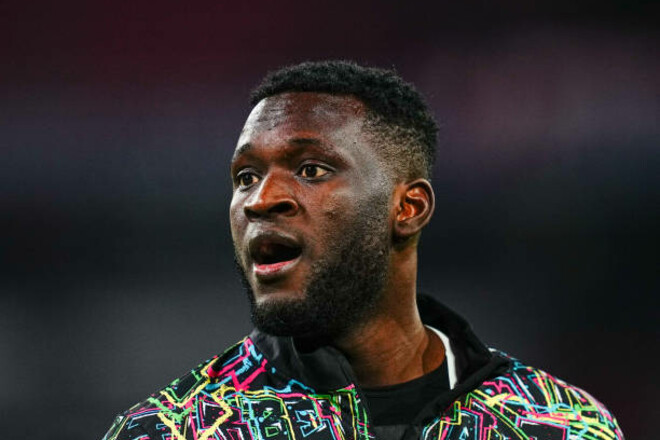 ФОТО. Звезду Бундеслиги бросила девушка прямо перед свадьбой. Из-за мамы