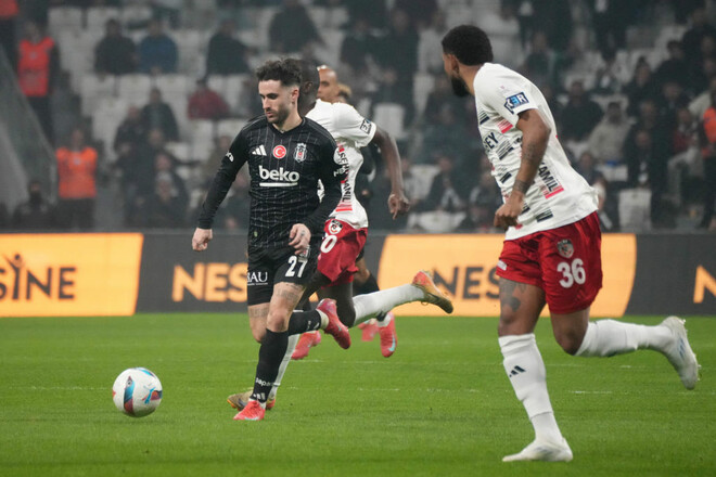 Газиантеп в меньшинстве вырвал победу над Бешикташем