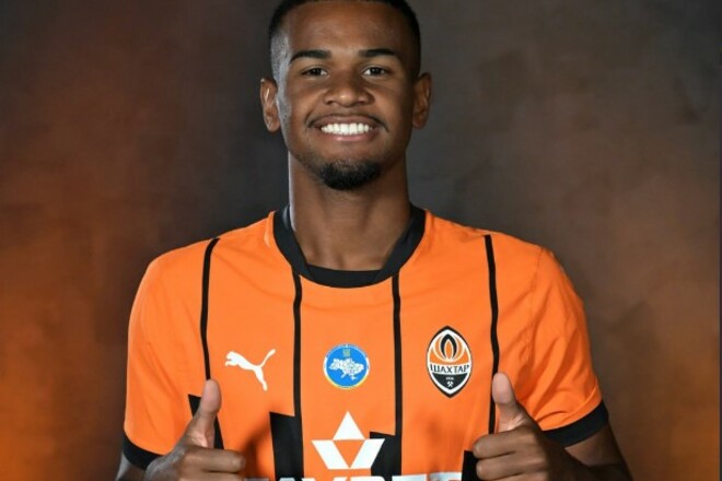 «Бразильская тусовочка собирается». Реакция фанатов на трансфер Алиссона