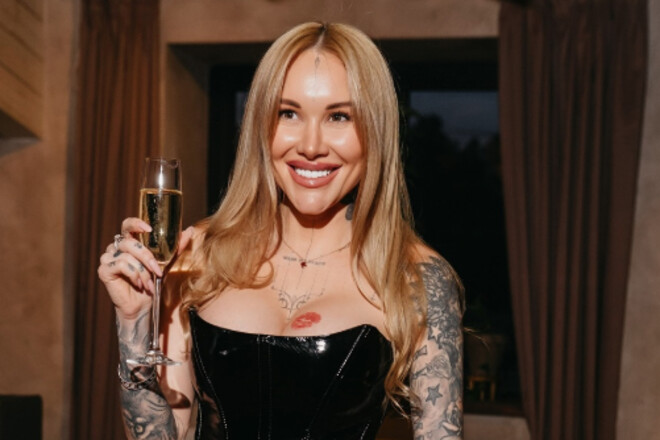 ФОТО. «Скільки шкур на фото?» Морозюк знову запалила мережу