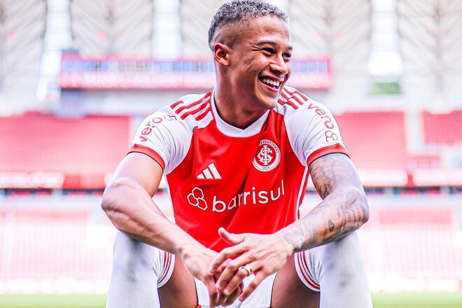 Источник: бразильский клуб планирует бесплатно забрать игрока Динамо