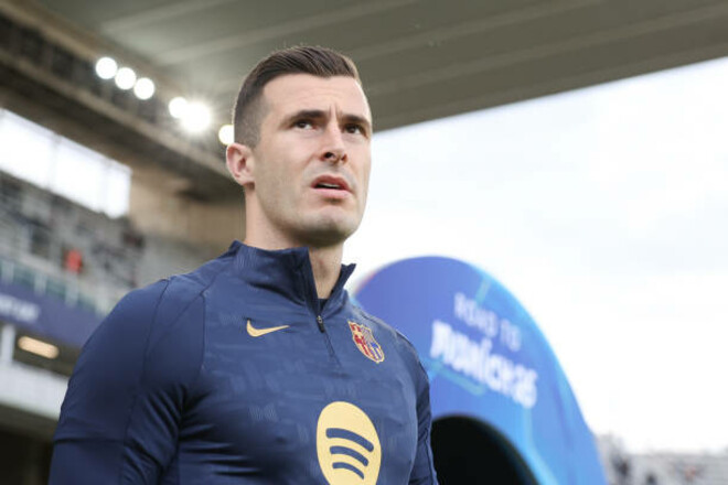 Заменит вратаря Ливерпуля в Испании. Кипер Барселоны может покинуть клуб