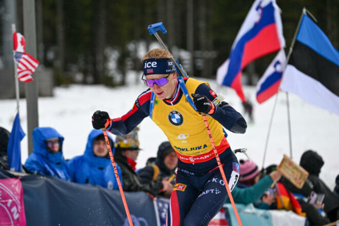 Легендарный биатлонист из Норвегии досрочно завершил восьмой этап КМ