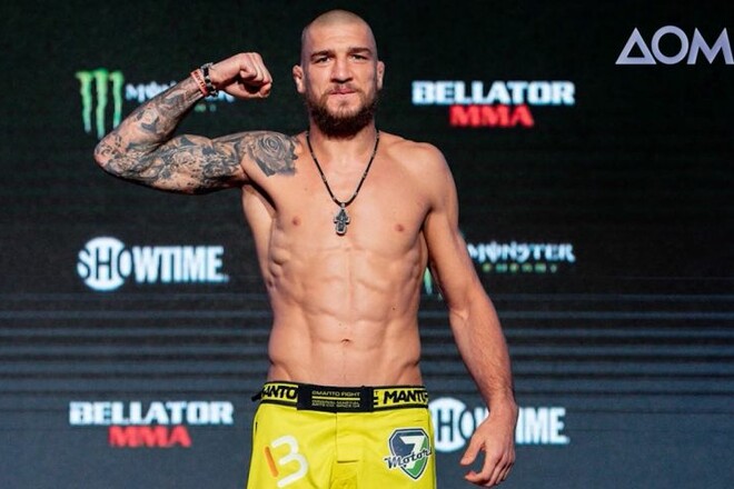 Амосов знову в клітці. Цього разу в суперниках – нестандартний американець