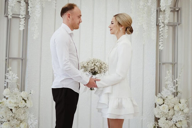 ФОТО. Мінус один холостяк. Ще один український футболіст одружився