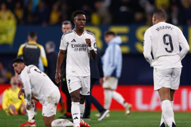 ФОТО. Гравці Реала від втоми звалилися на газон після фінального свистка