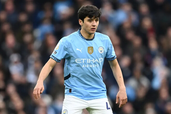 Роскошный подарок. Хусанов получил Mercedes за 135 тыс фунтов