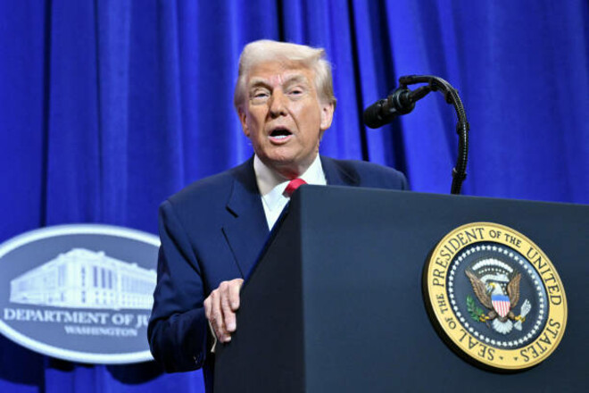 НХЛ прокомментировала идею Трампа сыграть с российскими командами