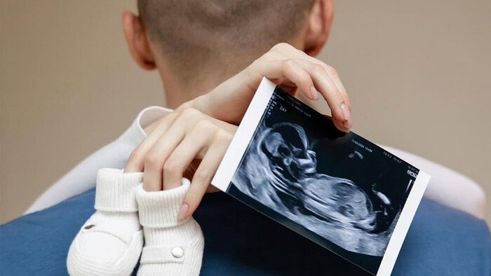 ВИДЕО. Футболист сборной Украины поделился кадрами с новорожденной дочкой