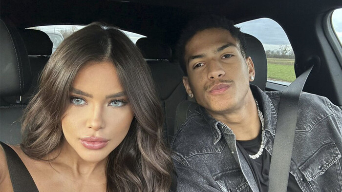 ВИДЕО. 20-летний футболист Аль-Насра сделал роскошное предложение девушке