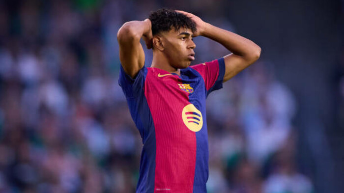 ФОТО. Не минуло й тижня. Ламін Ямал розійшовся з новою дівчиною