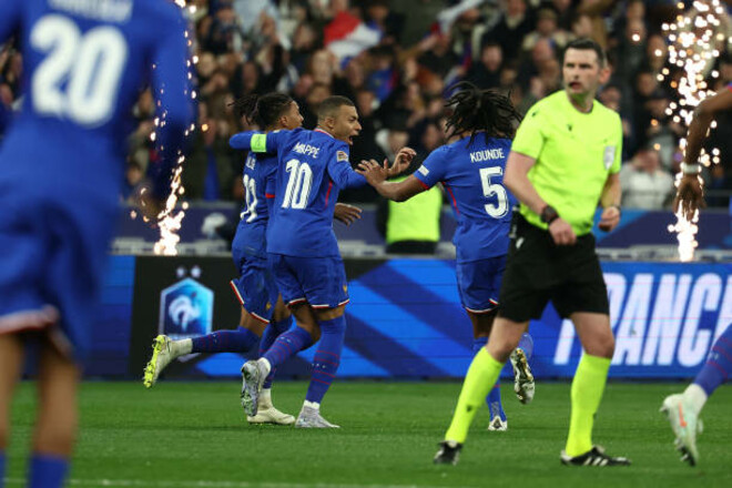 ВИДЕО. Франция забила Хорватии и сократила отставание по сумме двух встреч