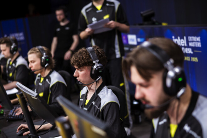 NAVI – Eternal Fire. Прогноз и анонс на матч группового этапа BLAST Lisbon