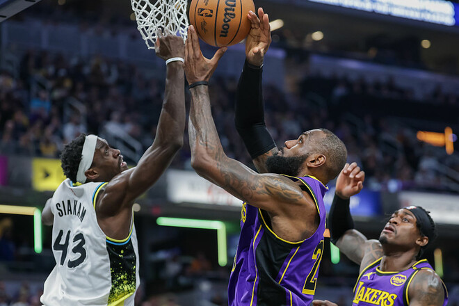 Леброн под сирену добыл победу для Лейкерс и другие результаты