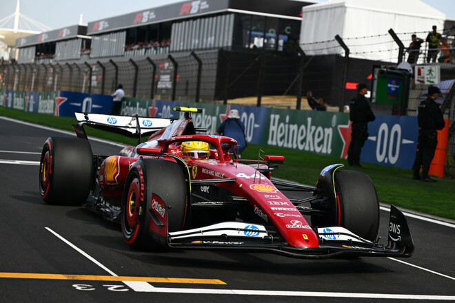 «Не был впечатлен». Штайнер рассказал о начале Хэмилтона в Феррари