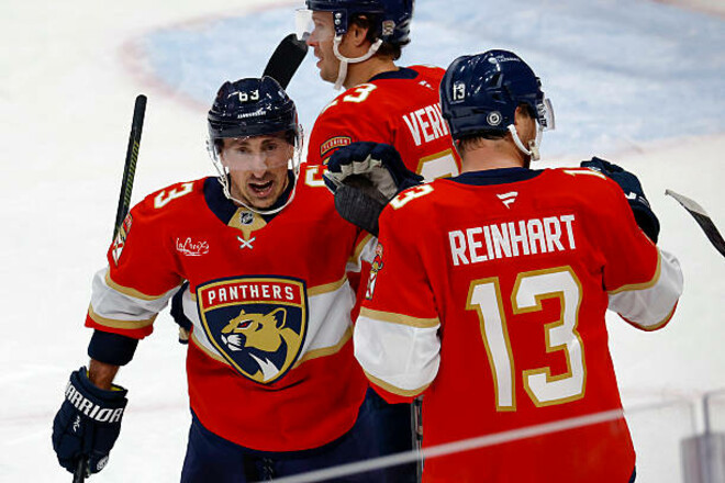 НХЛ. 50 побед Виннипега, дикая гонка за плей-офф, победа Флориды в ОТ