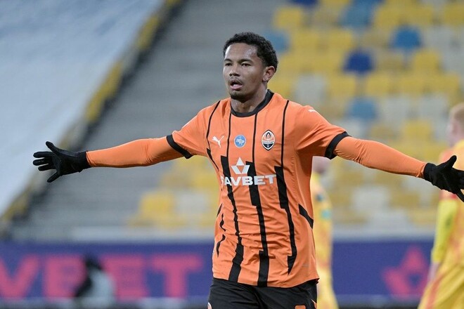 ВИДЕО. Прыгнул выше всех. Шахтер открыл счет в игре с Оболонью