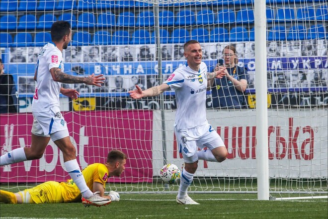 ВІДЕО. Капітан зробив комфортну перевагу. Динамо вдруге забило Руху