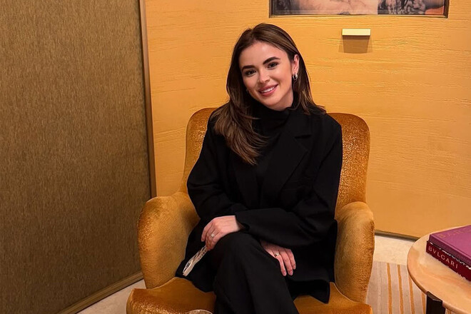 ФОТО. Лунин порадовал жену роскошным презентом. Что подарил?