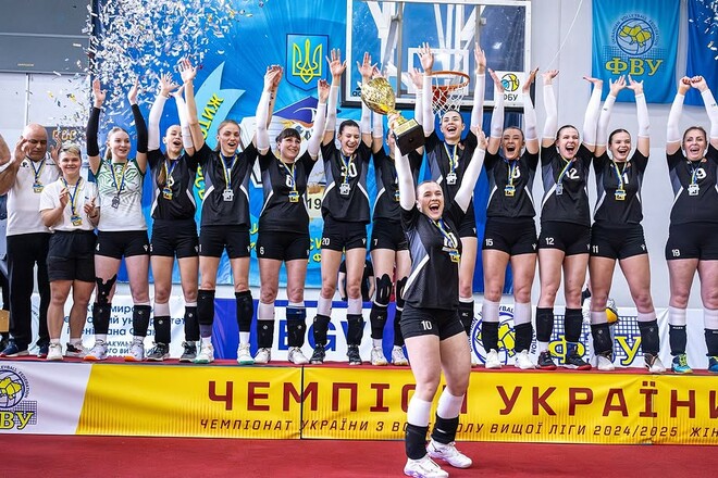 Весь сезон без поразок. У вищій лізі з волейболу визначився чемпіон