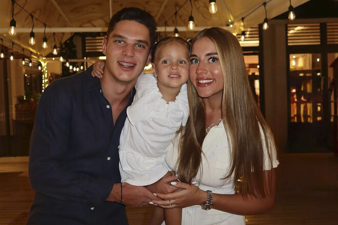 ВИДЕО. Жена Судакова засняла мужа за интересным занятием