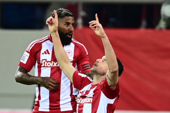 ФОТО. Лідер збірної України отримав нагороду найкращого гравця матчу