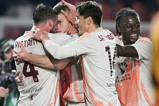 ФОТО. Довбик обратился к партнеру по Роме. Назвал его сумасшедшим