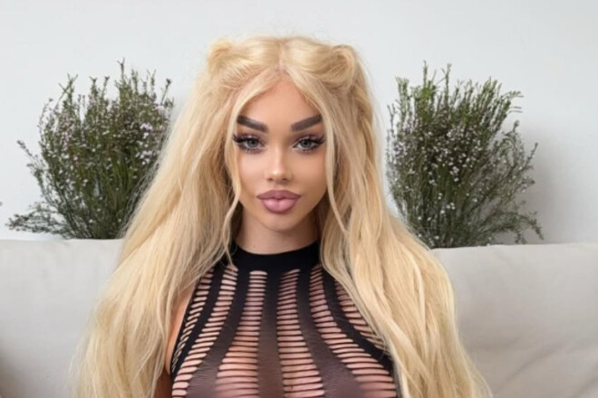 ВИДЕО. Бывшая экс-звезды Динамо похвасталась грудью и ягодицами