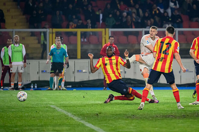 «Браво, Артем». Реакция болельщиков на гол Довбика в матче с Лечче