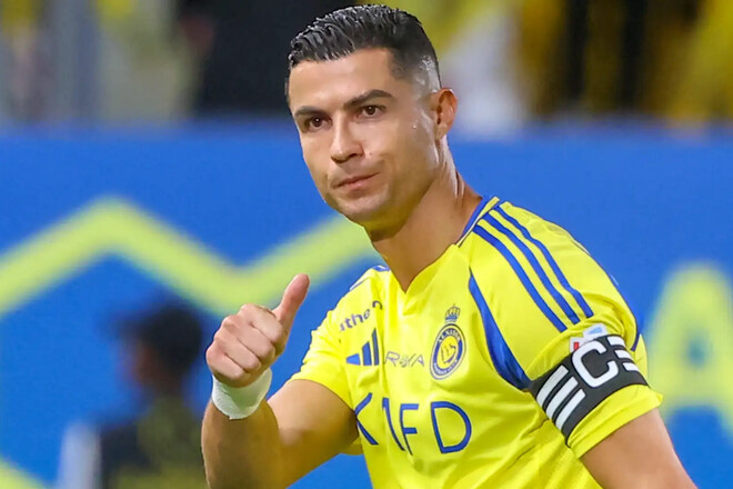 Названо клуб, який зробить все, щоб підписати Роналду