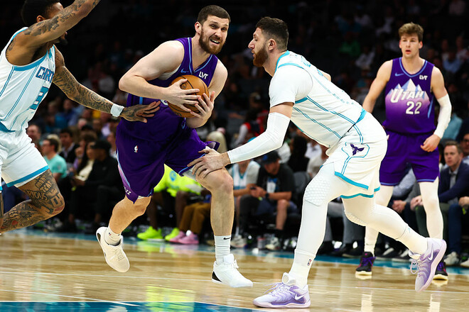 Юта с Михайлюком уступила, Лейкерс без Лэня победили и другие результаты