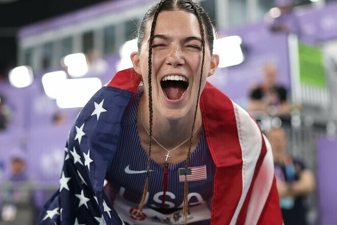 Клер БРАЯНТ: «Я готова отримувати жовті картки щодня за Ісуса»