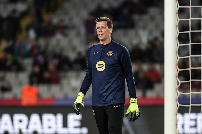 Польский голкипер Барселоны останется еще на один сезон