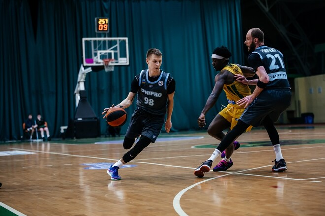 Без шансов для соперника. БК Днепр уверенно победил Говерлу