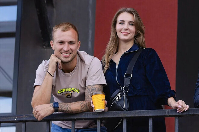 ФОТО. Розлучення – скасовано! У футболіста Вереса все стабілізувалося