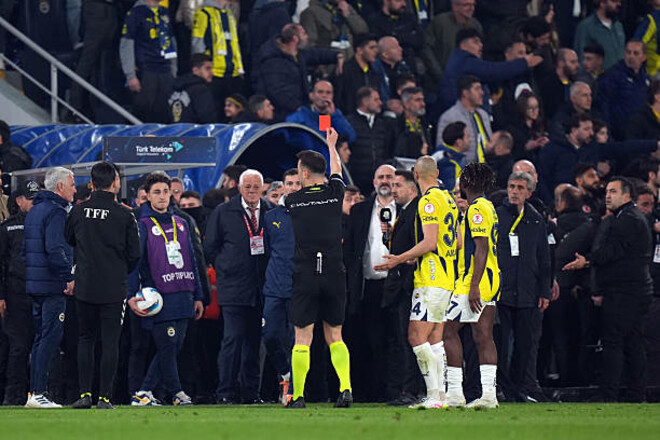 Бійка і виліт Моуріньо. Галатасарай вийшов у півфінал Кубка Туреччини