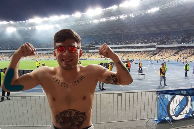 Склоним головы. Фанат черкащан, мужественный воин с псевдо художника